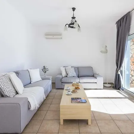Sleeps 7 Pool Air Con Wifi *
