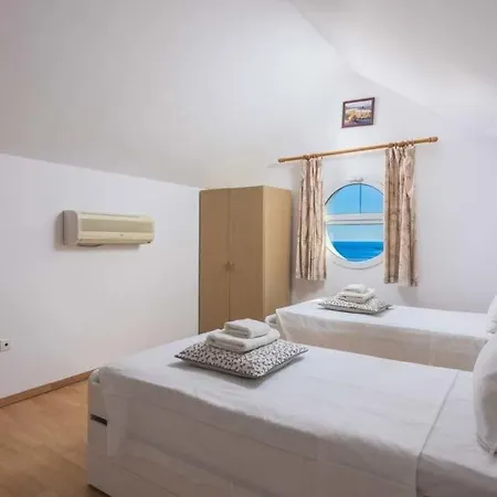 Sleeps 7 Pool Air Con Wifi Villa Líndos